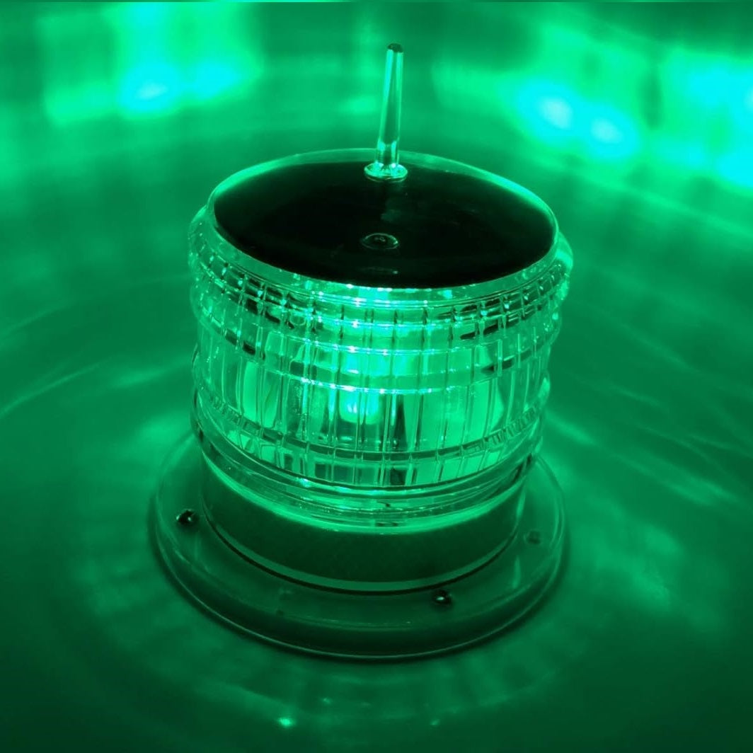 Solar Powered Dock Light 2 NM